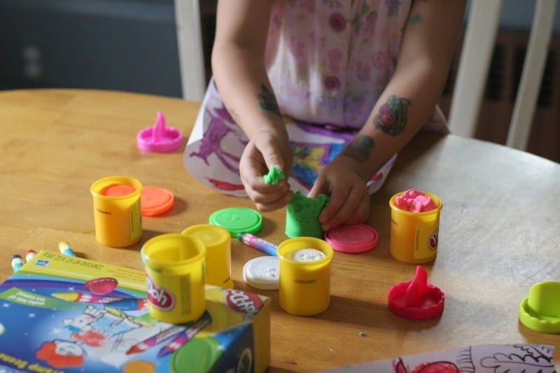 Play-Doh Creations - Squish ’n Stamp Scenes Review- Cool for School