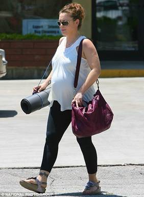 Alyssa Milano stays fit during pregnancy- how?