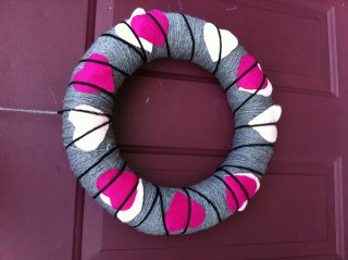 Argyle Valentine’s Day Wreath: Fun for Girls’ Night (or morning!)  Same wreath, 8 ways