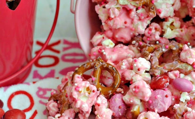 Cupid's Crunch Valentine Popcorn Mix- This Mama Loves