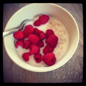 vegan oatmeal raspberries