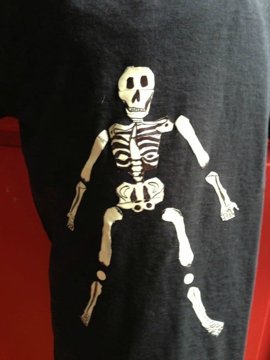 diy-skeleton-shirt-ducktape