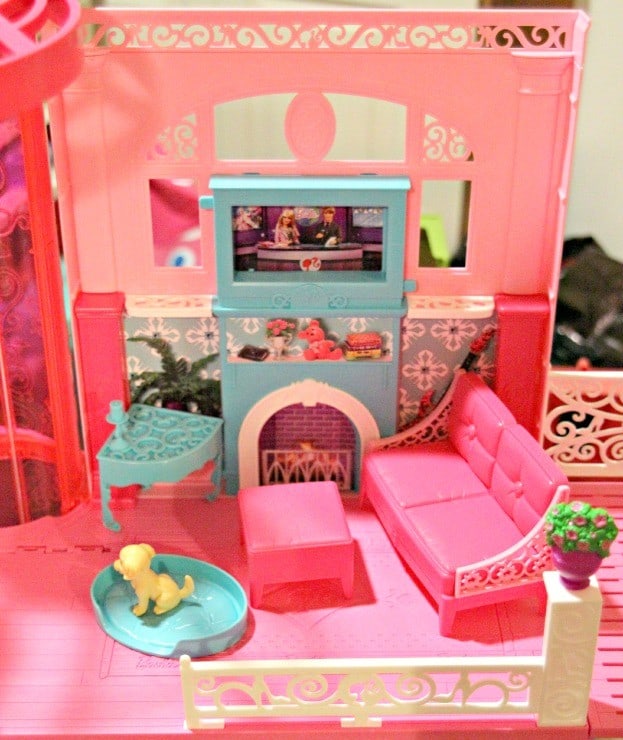 barbie-dream-house-living-room