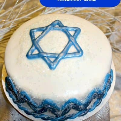 Decorating a Hanukkah Cake