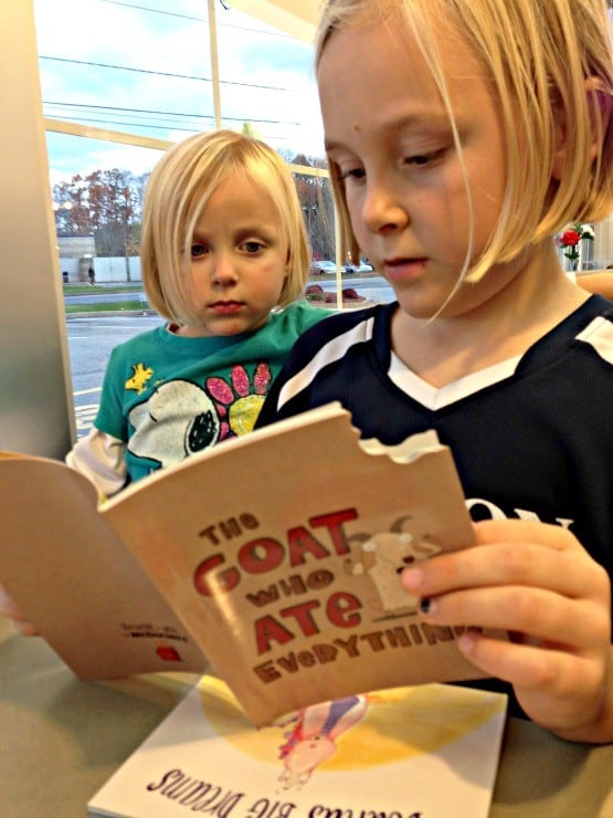 mcdonalds-happy-meal-happymealbooks-reading