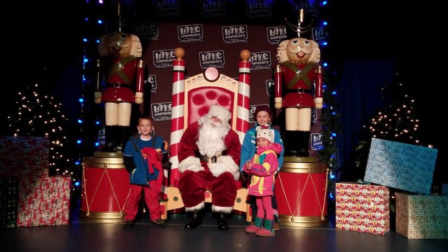visit-santa-connecticut-lake-compounce-holiday-lights