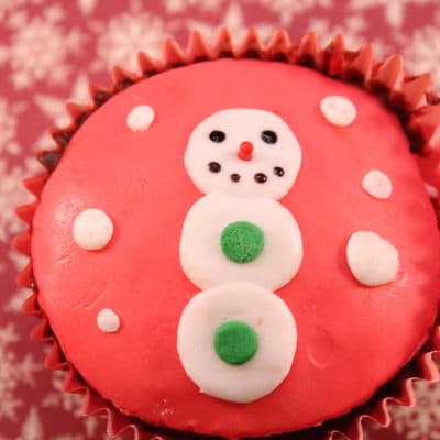 Holiday Treat Recipes: Fondant Snowman Cupcakes