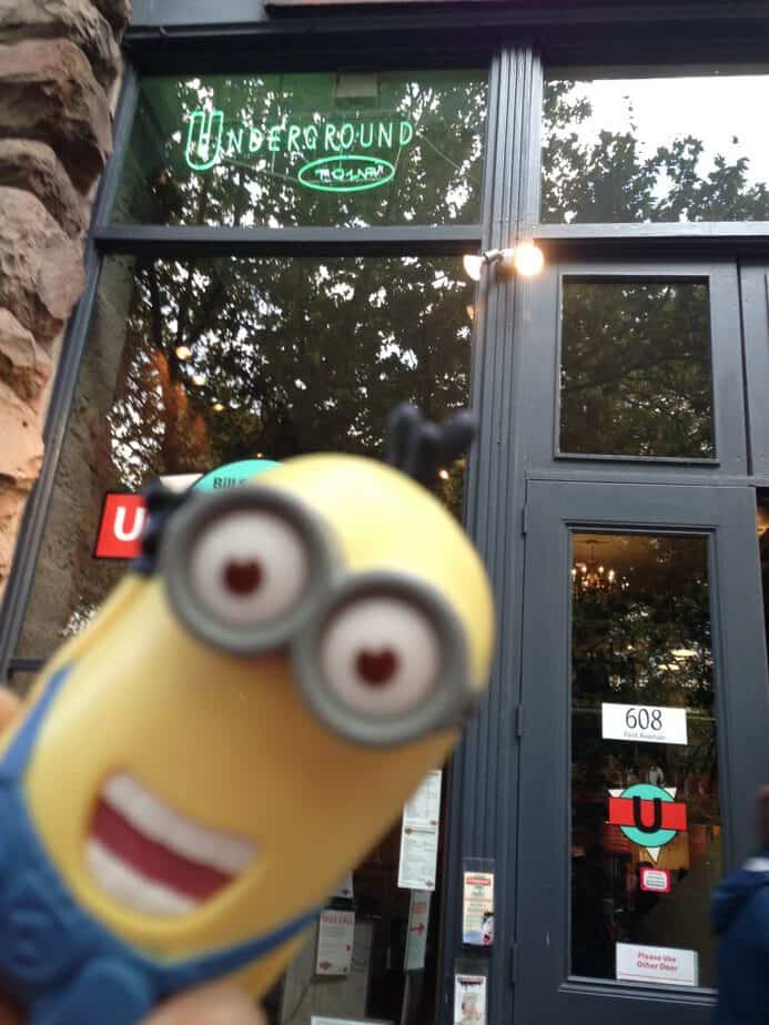 minion-visits-seattle-underground-tour