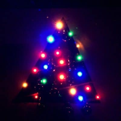 DIY Light Up Christmas Tree on Canvas #TexturedSurface