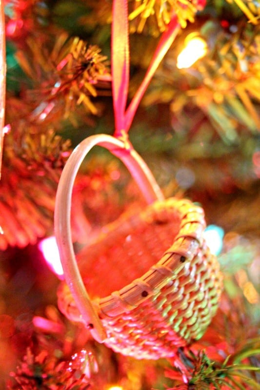 moms-basket-ornament