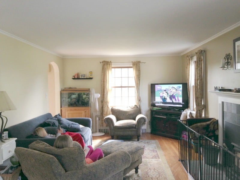 living-room-before-tv