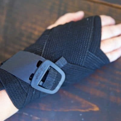 Supporting an injured wrist