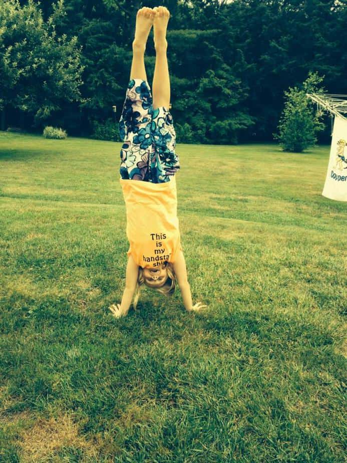 fridgeworthy handstand