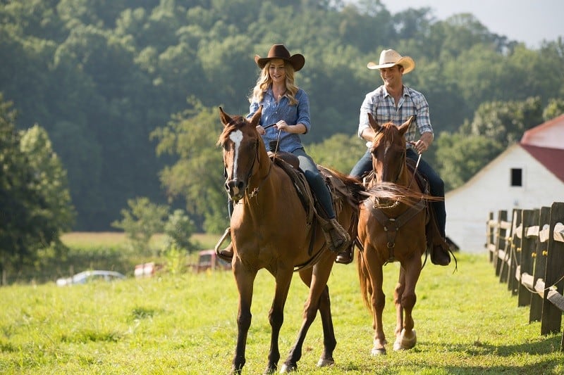 https://www.thismamaloves.com/wp-content/uploads/2015/02/longest-ride-luke-sophia-horses.jpg