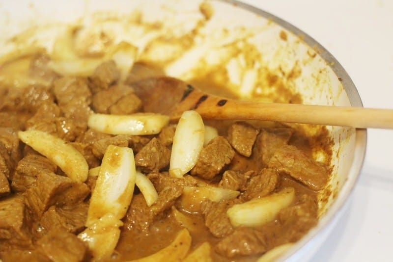 pineapple-beef-curry-process