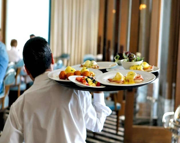 Working In The Restaurant Industry Made Me A Better Employee This