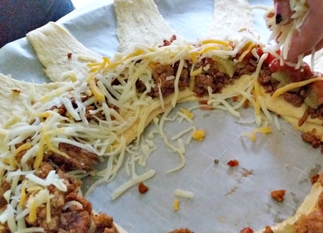 Taco Crescent Roll Ring toppings