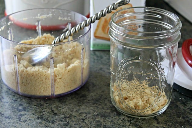 Layered Banana Pudding In A Jar cookie layer