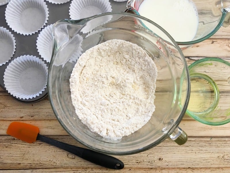 banana breakfast cupcakes with pb frosting 1