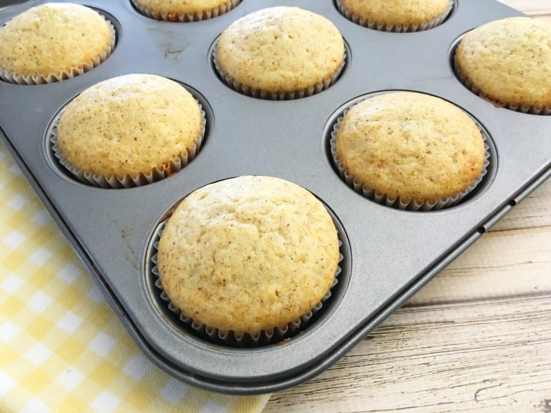 banana breakfast cupcakes with pb frosting 4