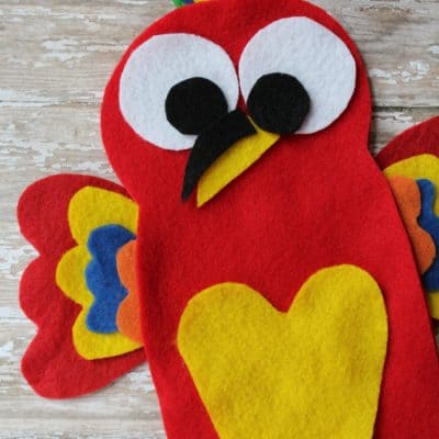 Felt Parrot Puppet Craft: Mak from The Wild Life