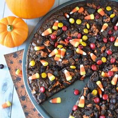 Halloween Oreo Brownie Pizza