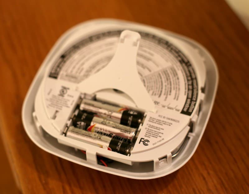 smoke-detector-that-takes-aa-batteries