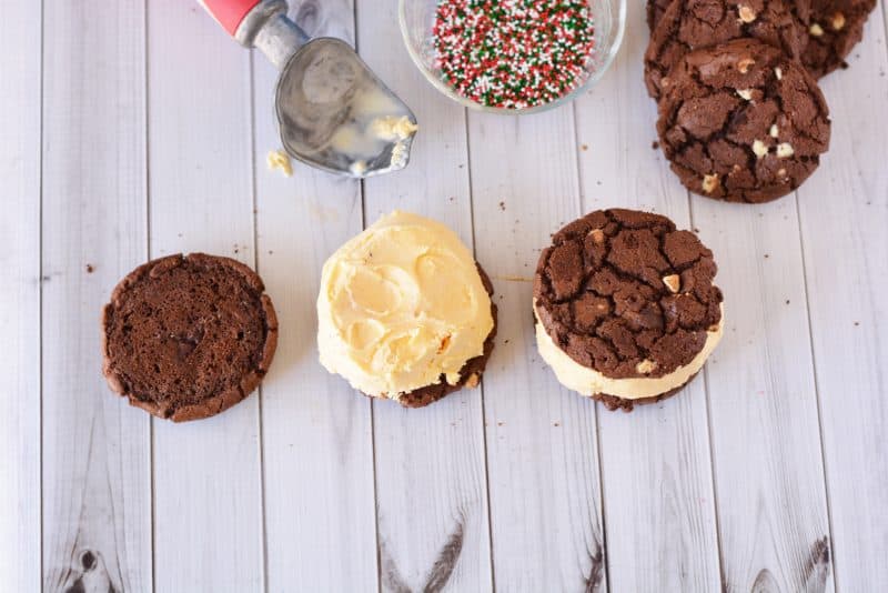 Easy Ice Cream Cookie Sandwiches from This Mama Loves