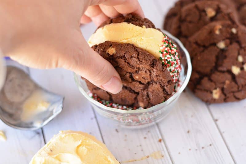 Easy Ice Cream Cookie Sandwiches from This Mama Loves