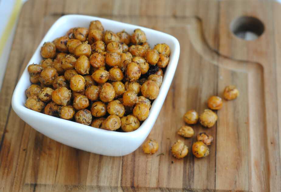 Roasted Ranch Chickpeas Recipe from This Mama Loves