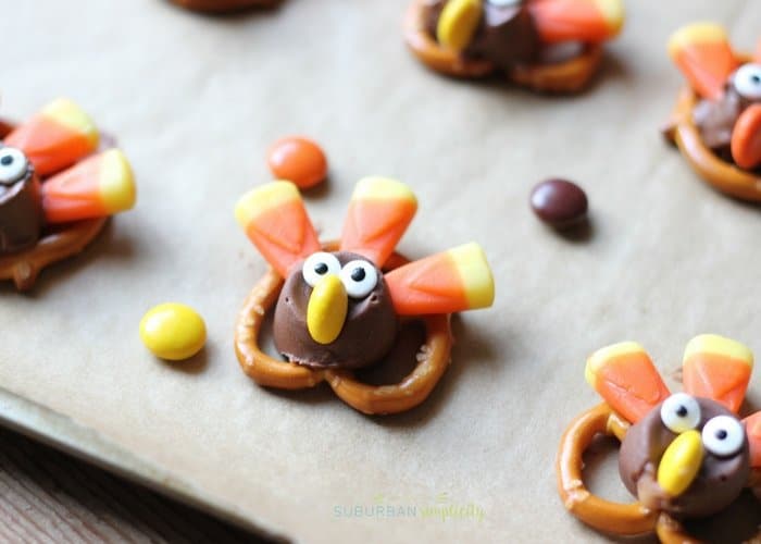 Candy Pretzel Turkey Bites from Suburban Simplicity