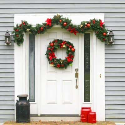 Easy Holiday Front Door Look from This Mama Loves