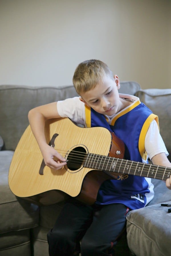 Experience Gift Idea for Kids: Guitar Lessons