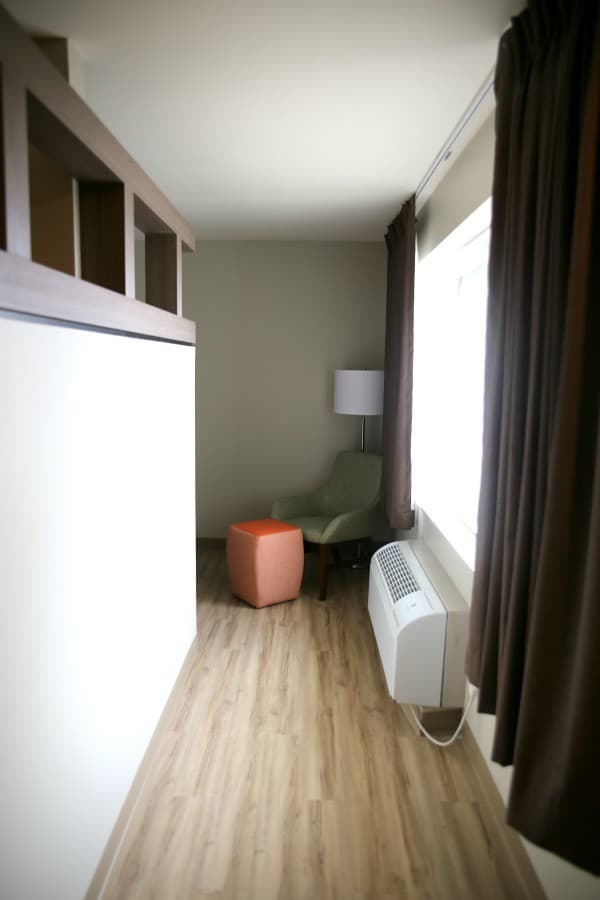 extended stay america providence hallway