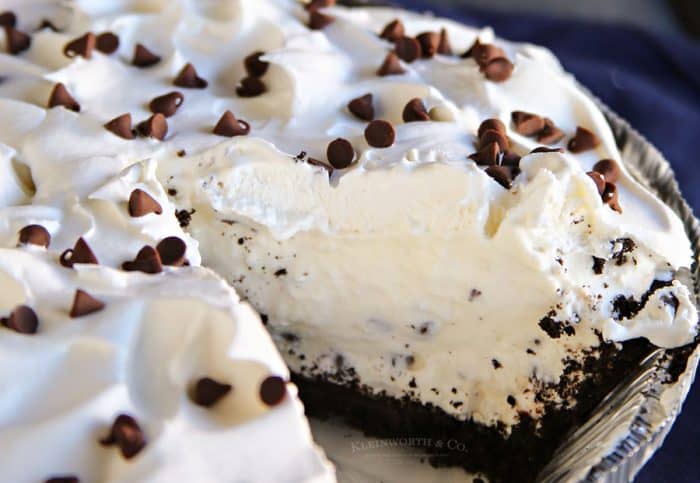 Easy Oreo Cannoli Cream Pie from Kleinworth & Co.