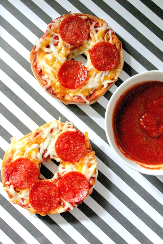 Easy Homemade Bagel Pizzas from Tuxedo Cats and Coffee