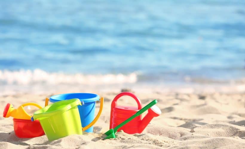 7 Games Your Family Can Play at the Beach buckets